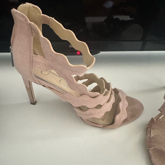 Heels - Picture 3 of 4